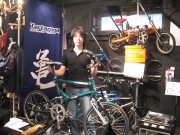山下町の自転車店GCSが開港150周年モデル-タルタルーガ試乗会も