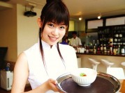 メード喫茶Honey Honeyが「アジアンWEEK」-民族衣装でお出迎え