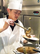 石川町のお好み焼ころんぶすの250円「ニコマルランチ」が人気