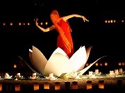 山下公園でインド光の祭典「ディワリ」‐ボリウッド映画女優も