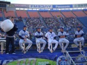横浜ベイスターズがファン感謝イベント-ツーショット撮影も
