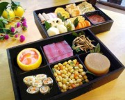 80*80が地産地消「おせち」-県内農家・漁師のお母さんの手作り