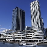 横浜ベイクォーターアネックスが内覧会-ファッションショーも