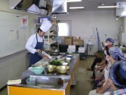 横浜市中央卸市場で新婚カップル向け「お魚クッキング教室」