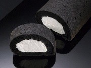 竹炭を練りこんだ黒いロールケーキ－山陽百貨店で期間限定販売