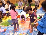 マヤマックスさん、広島の小学生とコラボライブペインティング