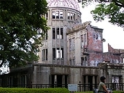 原爆ドーム前で「被爆ピアノ」コンサート－プロクリエーター集団が主催