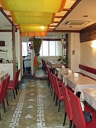 カレー粉卸がインドカレー専門店－あっさりした自然派メニューを提供
