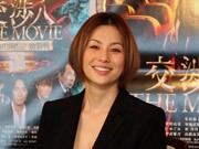 広島で映画「交渉人」記者会見－米倉涼子さん、陣内孝則さんら登場