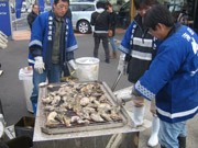 広島市内で「カキ」のチャリティーバザール－低価格販売で消費拡大狙う
