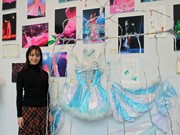 広島で「ストリップ」にこだわる2人展－「踊り子」と元興行師がコラボ
