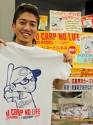 カープ×奥田民生×タワーレコードのコラボTシャツ－「広島」キーワードに