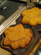 「恋人の聖地」でもみじまんじゅうの手焼き体験－宮島ロープウエーが工房開業