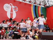 試合前のサッカー会場でオリンピック種目を体験－広島でコカ・コーラが企画