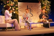 P&G、神楽坂の神社で新商品のPRイベント－山口智子さんも