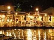 外濠に臨む水辺のレストランでディナーライブ－仮装コンテストも