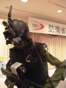 話題の「防衛省ガンダム」一般公開－防衛技術シンポジウムで