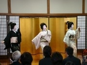 神楽坂花柳界、節分会で「芸妓が仮装」－豆まき式にも参加
