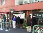 ラーメン激戦区・飯田橋のギョーザ店が盛況－「大勝軒」「青葉」並び