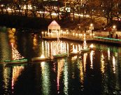 都心の水辺をライトアップ－「カナルカフェ」が電飾付きボートで演出