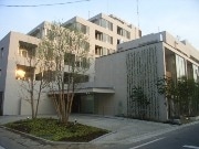 文化放送発祥の地にマンション竣工－エントランス前に記念碑も