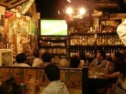 野球ファンも一体で「女子ソフトボール」応援－野球居酒屋あぶさん
