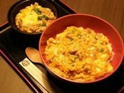 「メガ親子丼」の売れ行き好調－神楽坂の比内地鶏専門店で