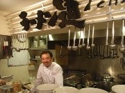 市ケ谷にイタリアンラーメン店－「支那そばや」店主に出会い転身