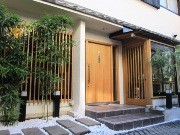 神楽坂に一軒家イタリアン－オリーブオイルの量り売りも