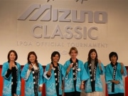 「ミズノクラシック」出場選手全員に真珠の耳飾りをプレゼント