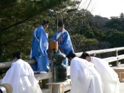 次の20年へつなぐ伊勢人の心意気に感動－伊勢神宮「宇治橋」渡り納め