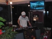 R&B好きのオーナーが伊勢にオープン、DJブースのあるイタリアンレストラン