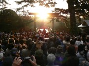 伊勢神宮宇治橋の真ん中から「ご来光」、冬至の朝に起こる自然現象