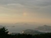 富士山の真上に「虹のかけら」が出現。その後大きな輪を描き伊勢の国までつながった。