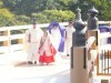 渡女（わたりめ）の田畑まきさんとその3世代家族が渡始式の大役を務める。