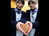 伊勢・藤屋窓月堂の「ハートどら」、店員さんの手もハートに