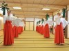 神楽「倭舞」を練習する初々しい10人の巫女－伊勢神宮