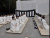 伊勢神宮外宮の新御敷地に整列する神官ら