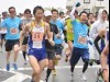 強風でコース変更「志摩ロードパーティ」雨の中走る選手たち