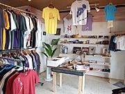 石垣のオリジナルTシャツ店が3年半ぶりにリニューアル