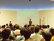 琉球サンゴくんがサンゴ礁の大切さを訴える－｢ダイビングフェスタ｣で