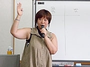 整体師・奥谷まゆみさんが「女を楽しく生きる講座」－石垣で