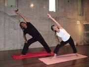 クラブを使って「ゴルフヨガ」－自由が丘のスタジオが考案・開講へ