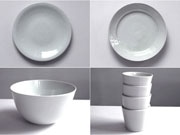 国内外の白い食器を集めた展示会－駒沢「イオグラフィック」で