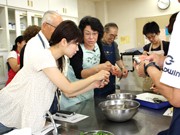自由が丘で「おふくろ料理教室」－簡単、早い、おいしい家庭料理が好評