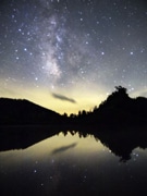 星とその風景をとらえた「星景」写真展－田園調布のドッグカフェで