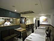金沢・片町にカジュアルフレンチの新店－オープンキッチンで開放感