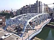 有形文化財「犀川（さいがわ）大橋」塗り替えへ－ネットで色彩アンケート