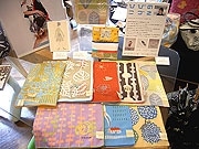 「お気に入りのハンカチを見つけよう」－金沢でひびのこづえさん企画展
