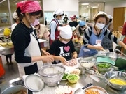 近江町交流プラザで「3世代交流」料理塾－地元・金沢の食文化学ぶ